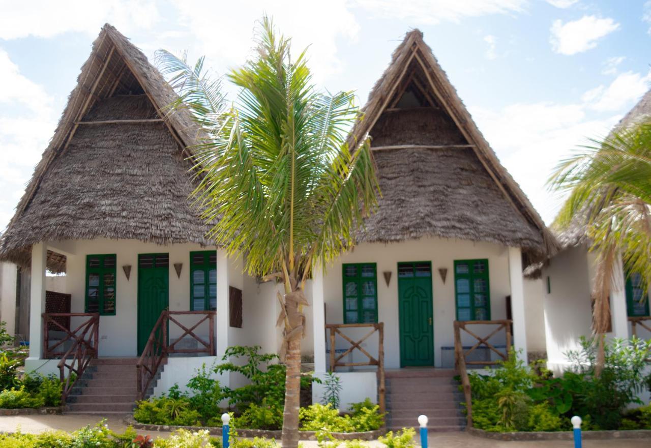 פאג'ה Jabali Bungalows Lodge מראה חיצוני תמונה