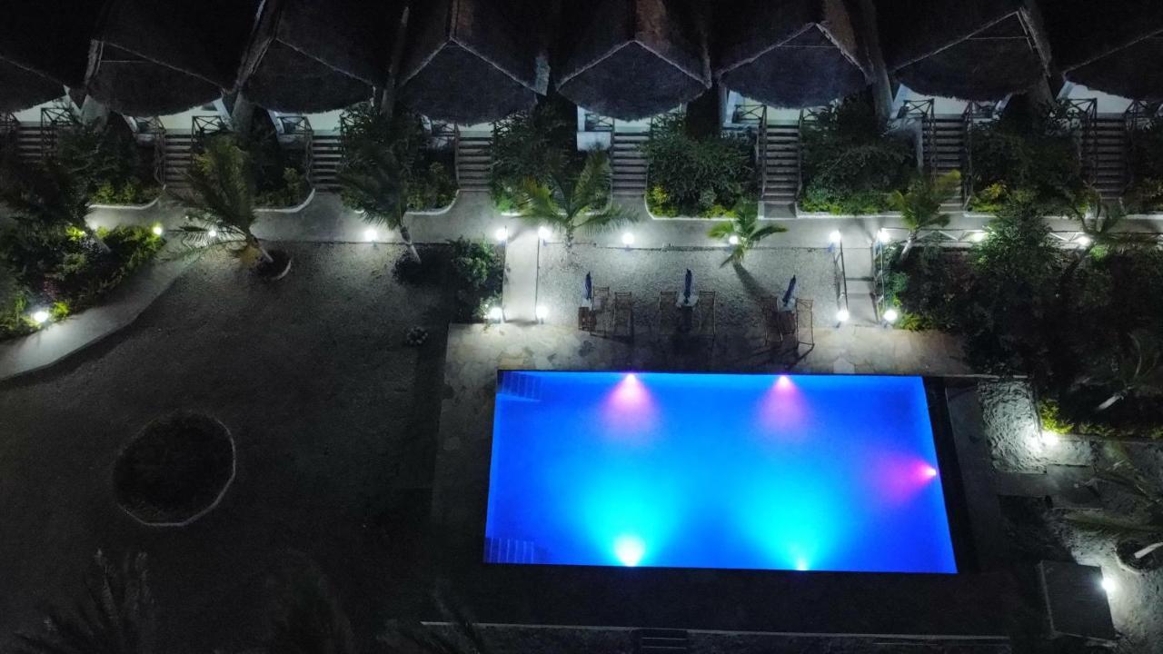 פאג'ה Jabali Bungalows Lodge מראה חיצוני תמונה