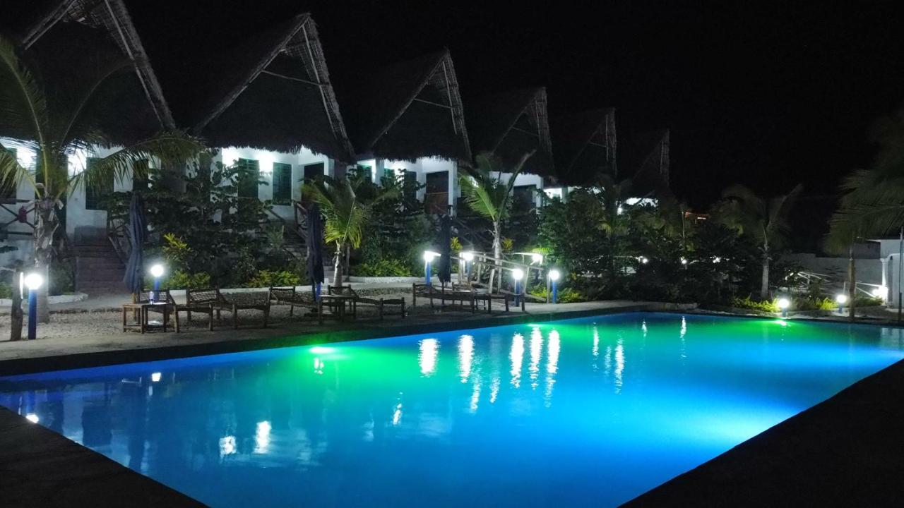 פאג'ה Jabali Bungalows Lodge מראה חיצוני תמונה